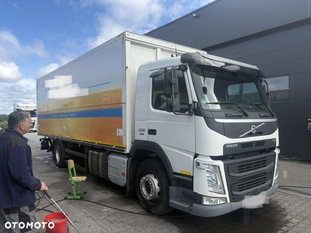 Volvo FM 330  6X2 - 2