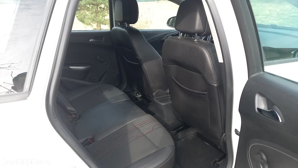 Opel Astra 1.7 CDTI DPF White Edition - 11