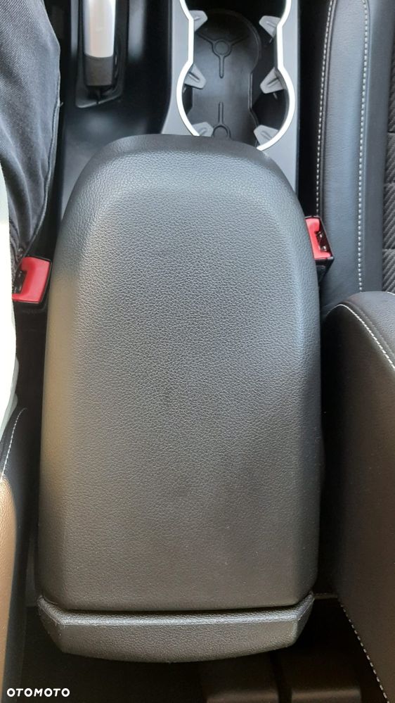 Ford Kuga 1.5 EcoBoost 2x4 Titanium - 12