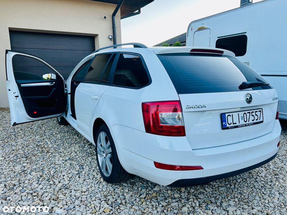 Skoda Octavia 1.6 TDI DPF DSG Elegance - 7