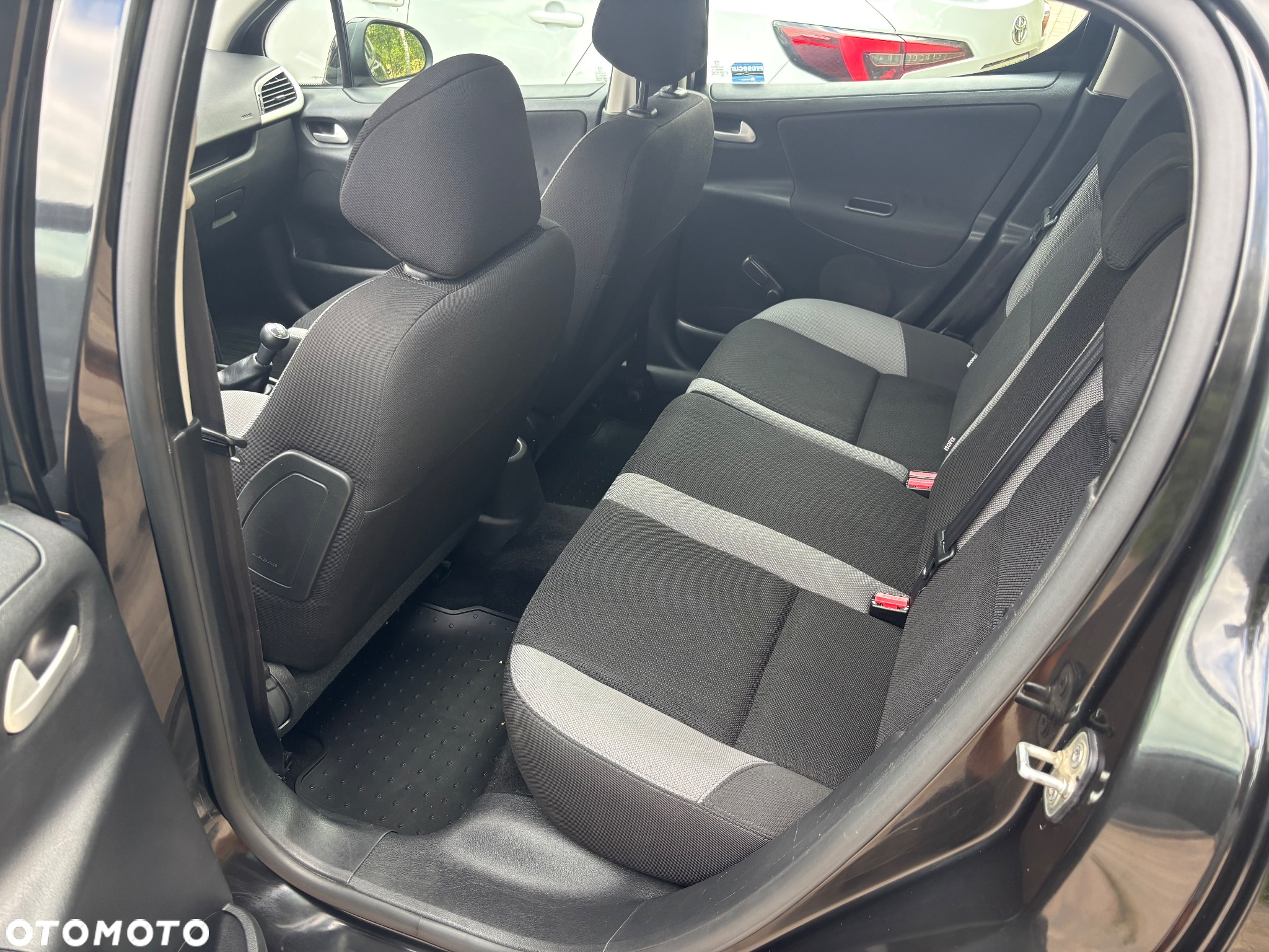 Peugeot 207 - 9