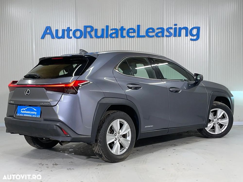 Lexus UX 250h Business Edition - 3