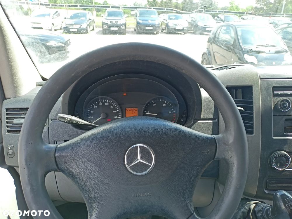 Mercedes-Benz Sprinter - 11