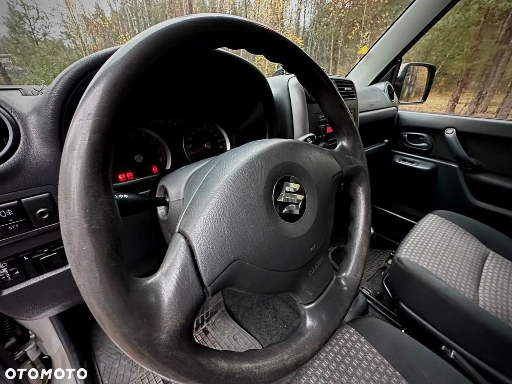 Suzuki Jimny 2010 photo 3