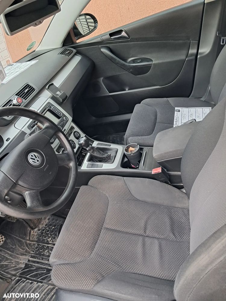 Volkswagen Passat 2.0 TDI Comfortline DPF - 8