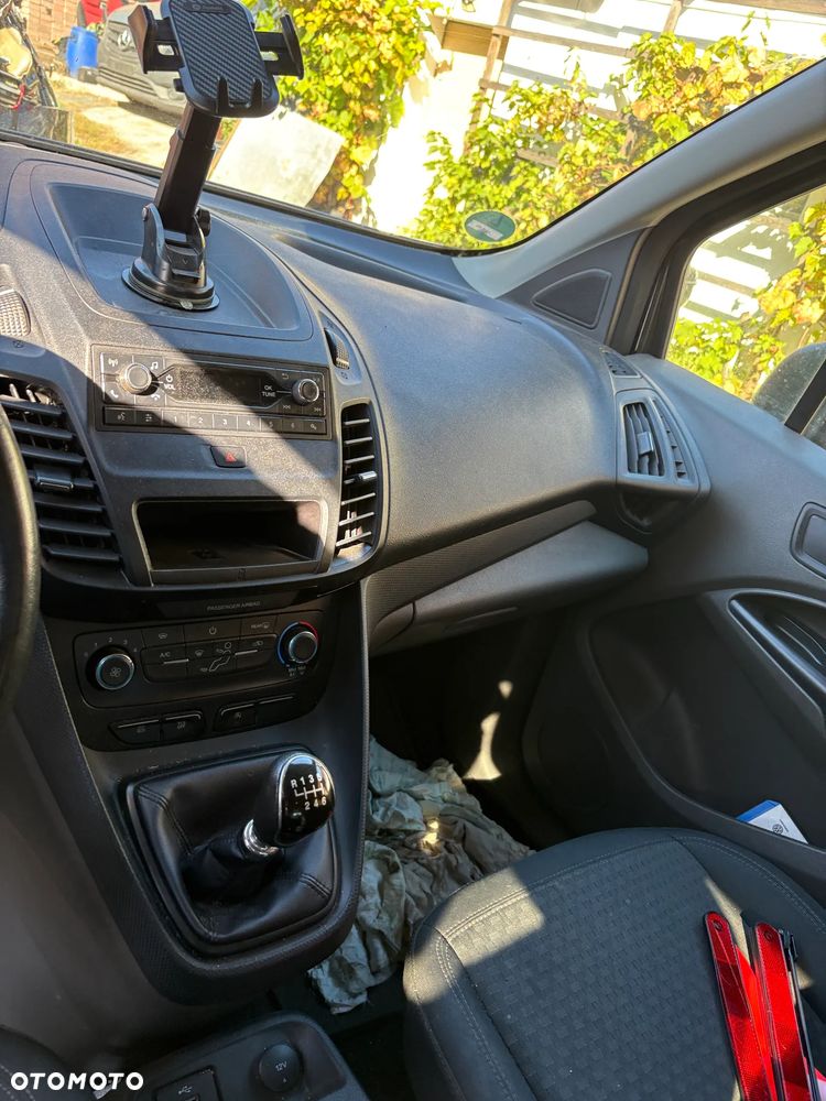 Ford Transit Connect - 16