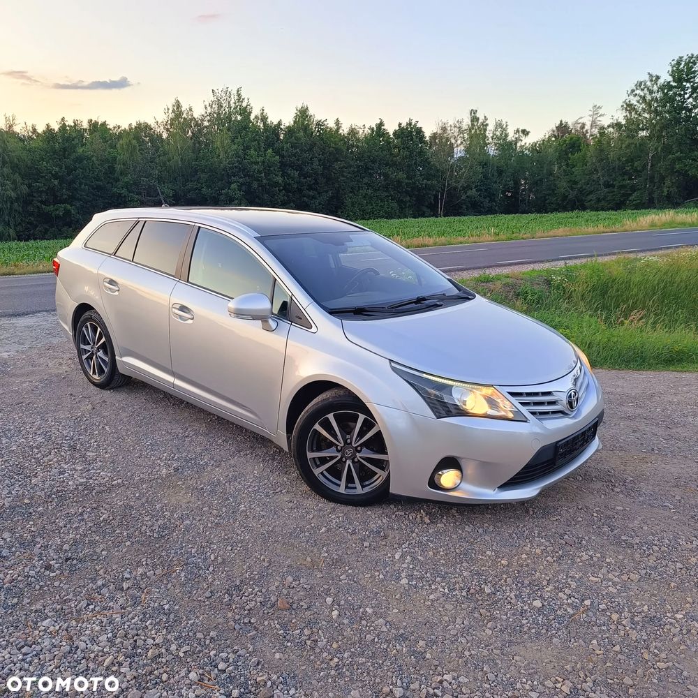 Toyota Avensis 2.0 D-4D Comfort - 1