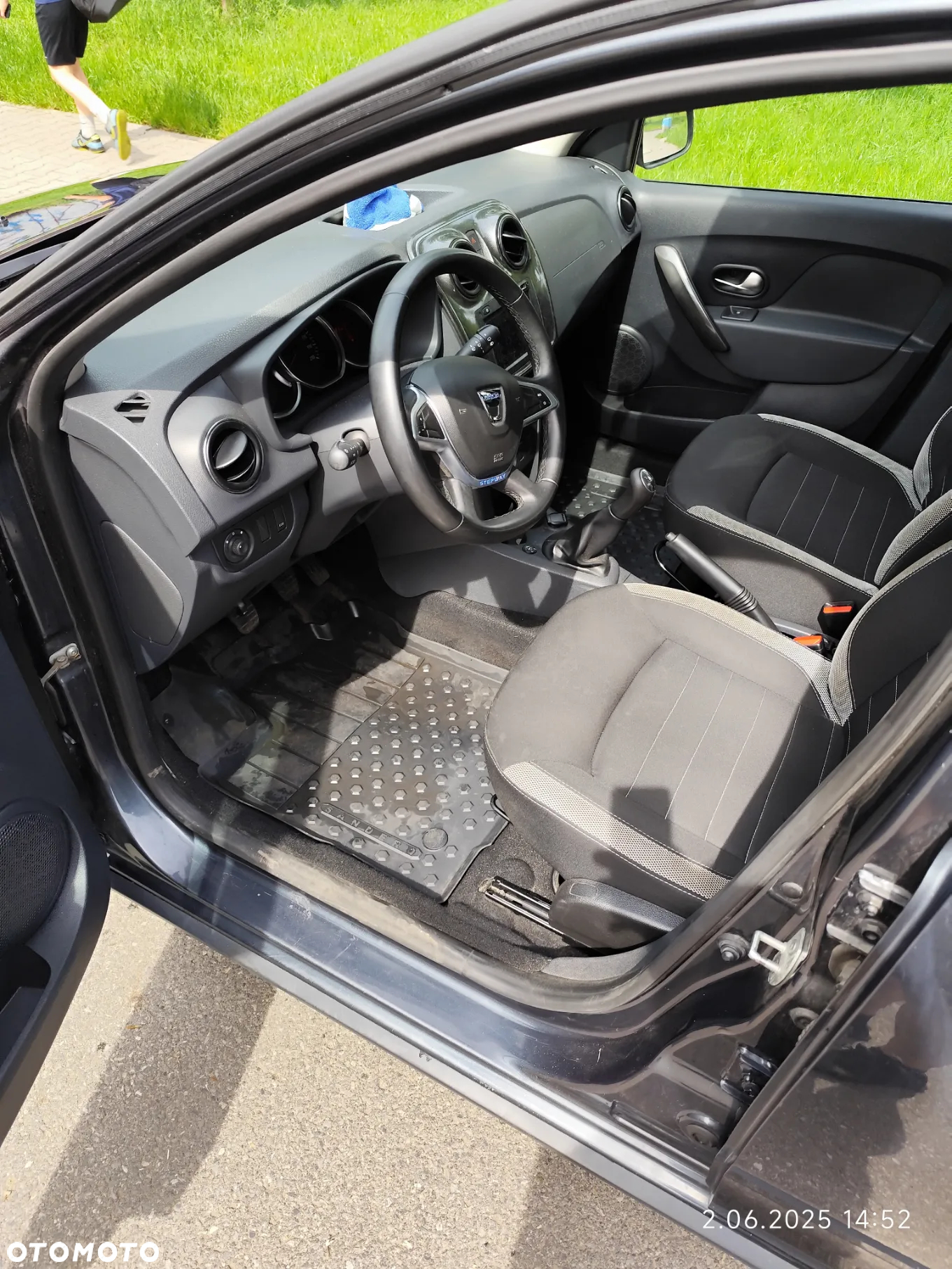 Dacia Sandero 0.9 TCe Laureate S&S - 6