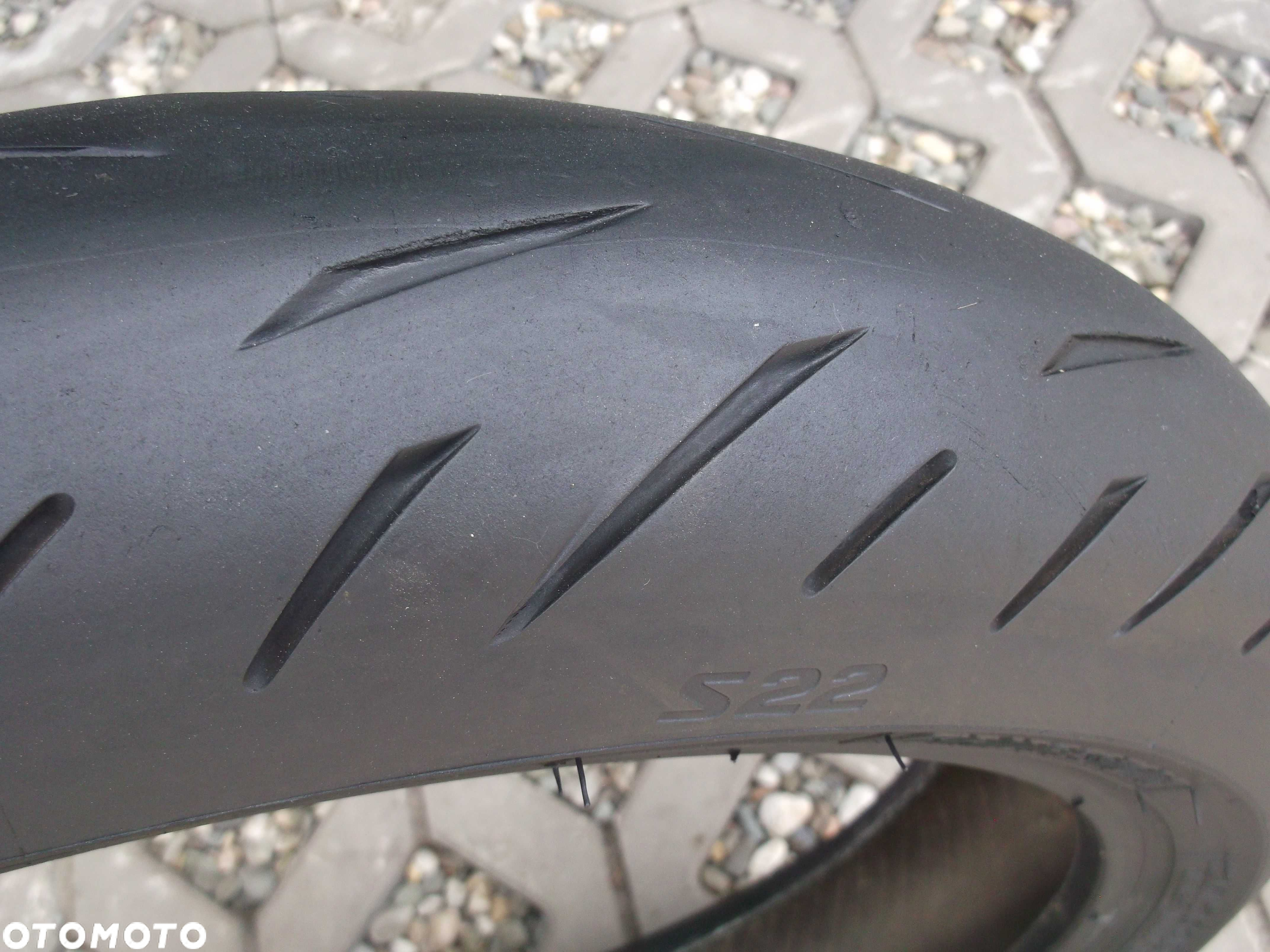 opona 120/70ZR17 Bridgestone Battlax Hypersport S22F	dot0222	2,2mm - 5