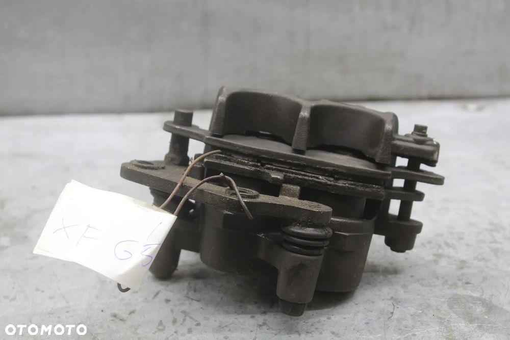 Suzuki XF 650 Freewind zacisk hamulcowy przód przedni - 2