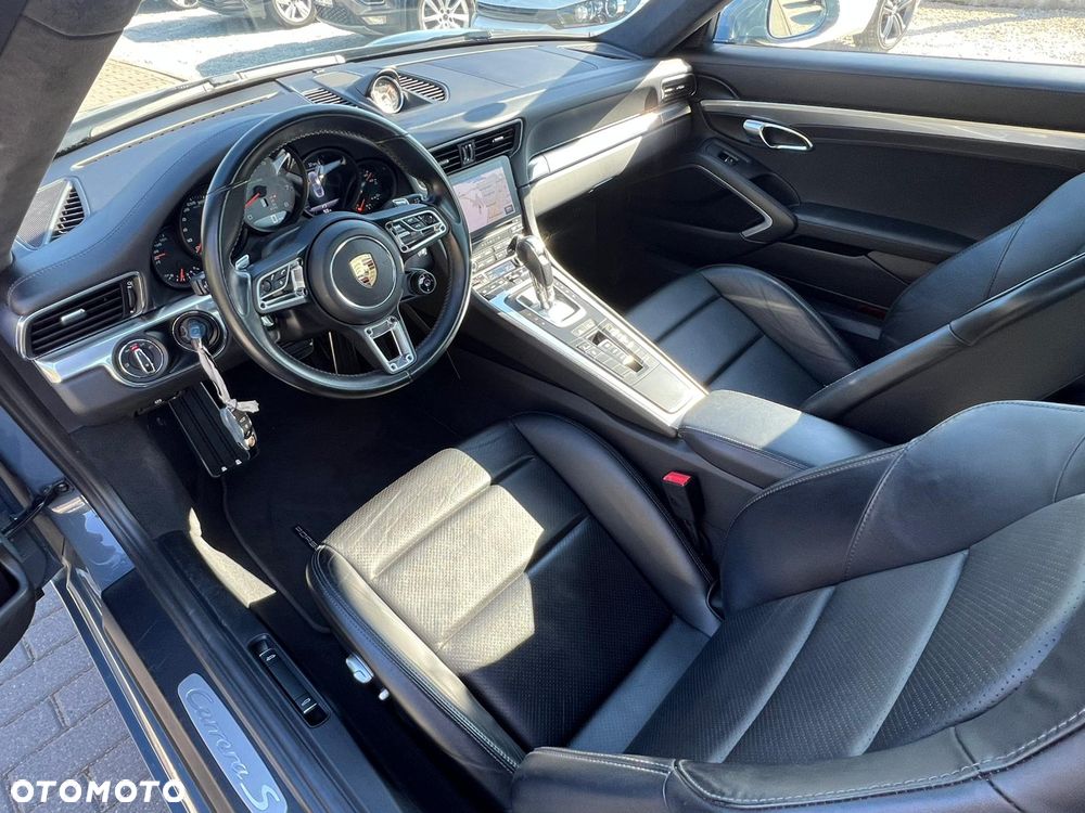 Porsche 911 Carrera S PDK - 11