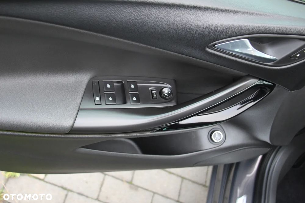 Opel Astra 1.6 CDTI Cosmo - 23