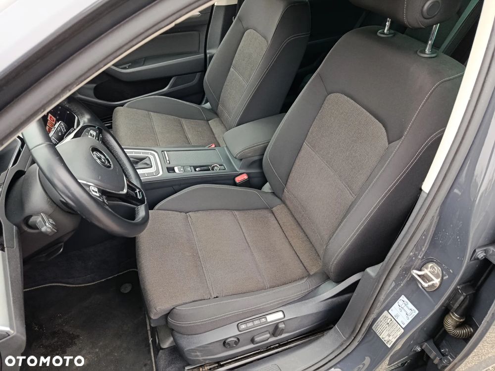 Volkswagen Passat 2.0 TDI SCR (BlueMotion Technology) DSG Comfortline - 6