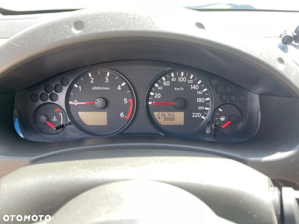 Nissan Navara 2.5 D Platinum - 16