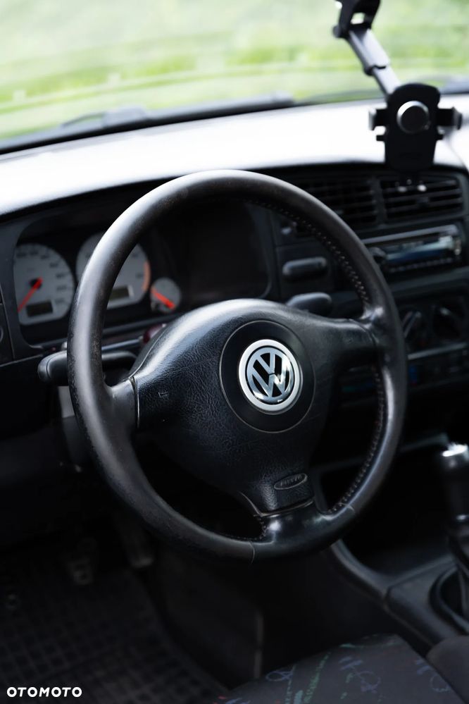 Volkswagen Golf Cabriolet 1.8 Avantgarde - 29