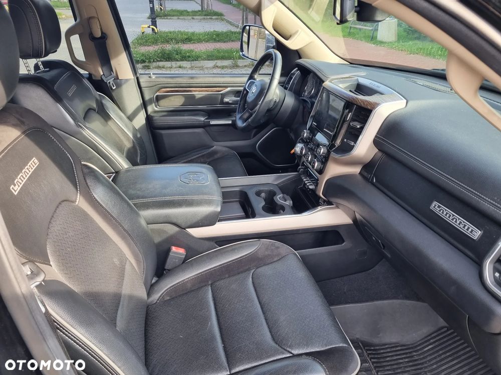 RAM 1500 5.7 Quad Cab Laramie - 20