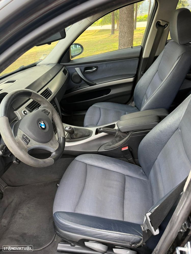 BMW 318 d Sport - 9