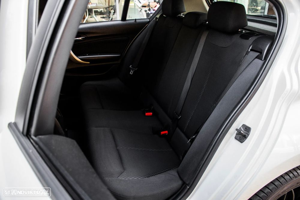 BMW 116 d Line Luxury - 33