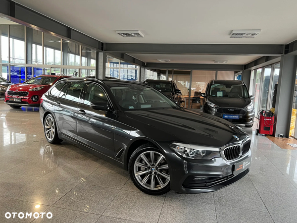 BMW Seria 5 530d xDrive Luxury Line