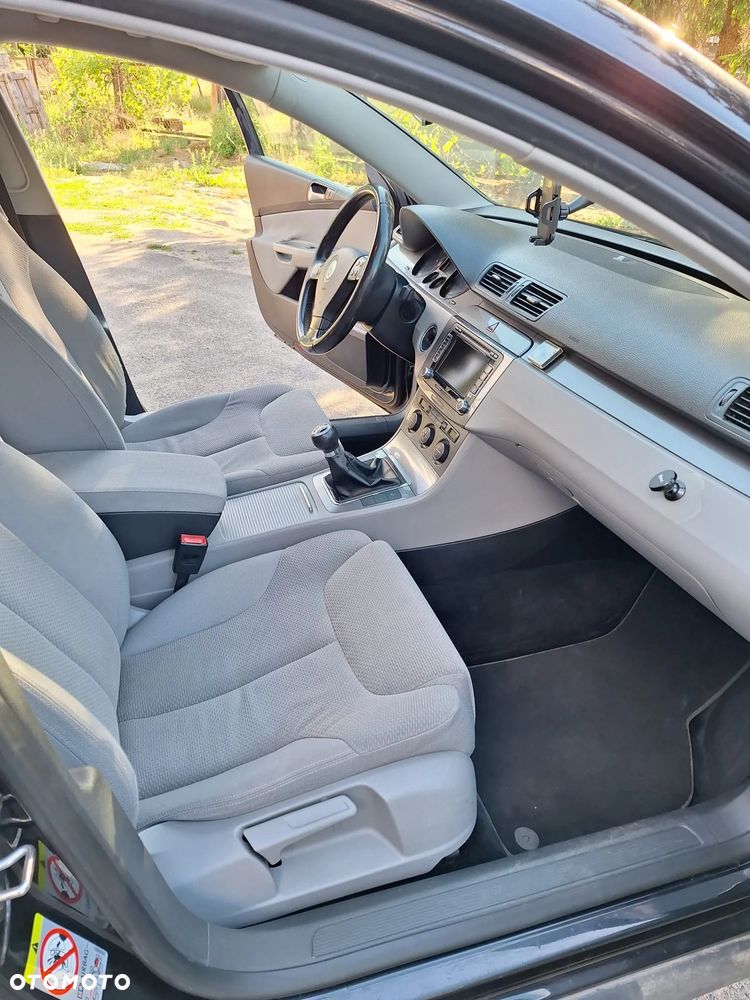 Volkswagen Passat 1.9 TDI Comfortline - 10