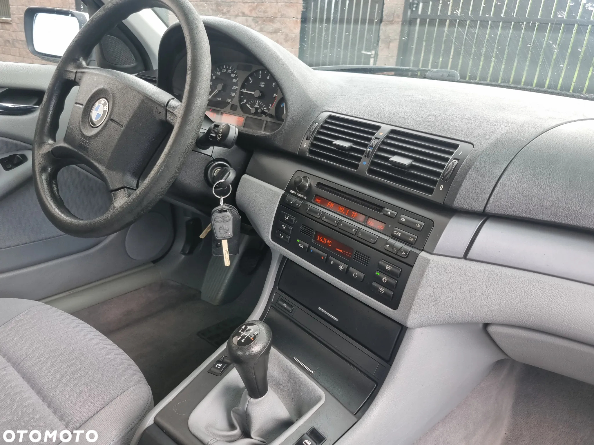 BMW Seria 3 318i - 16