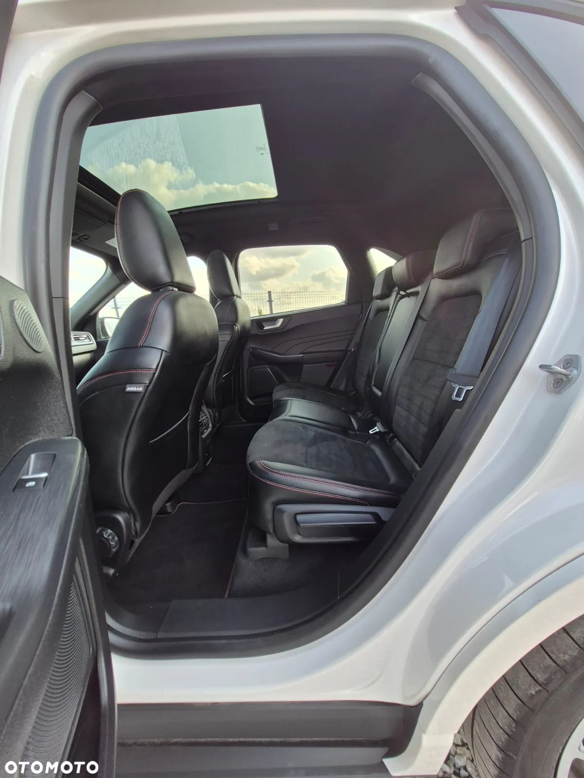 Ford Kuga 2.5 FHEV FWD ST-Line - 19