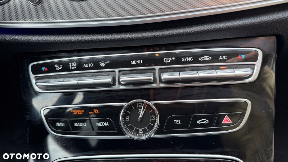 Mercedes-Benz Klasa E 220 d 4Matic 9G-TRONIC - 13