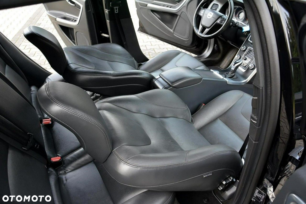 Volvo V60 D4 Geartronic Momentum Pro - 18