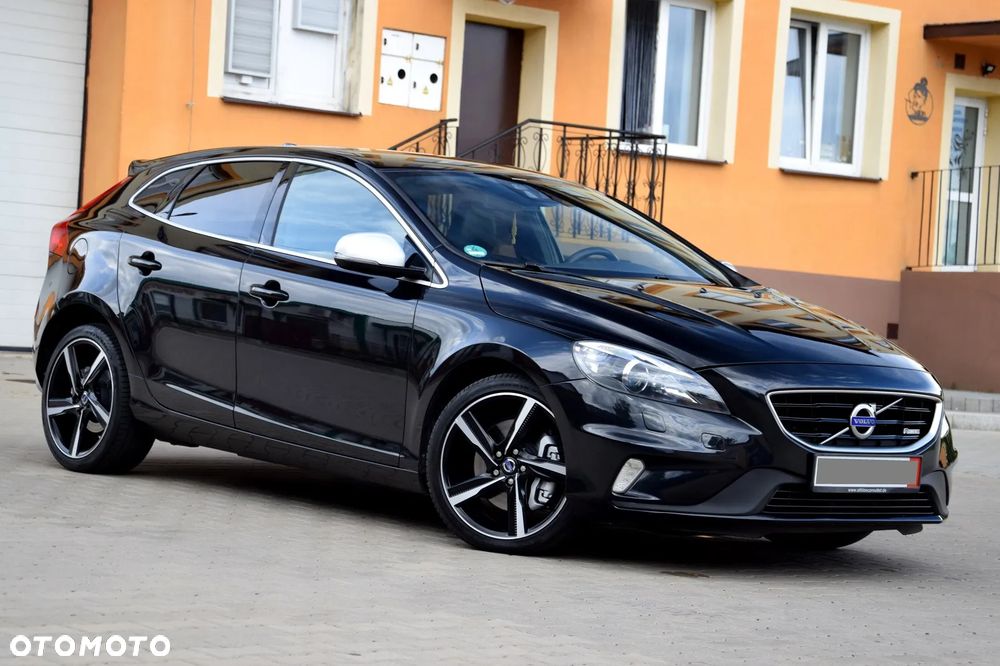 Volvo V40 D4 R Design - 2