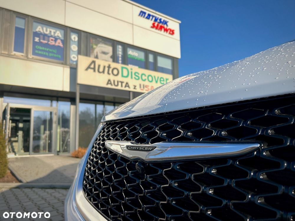 Chrysler Pacifica - 10