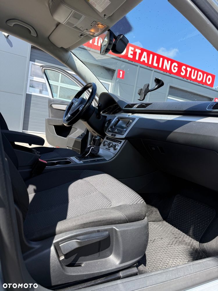 Volkswagen Passat 1.6 TDI Comfortline - 38
