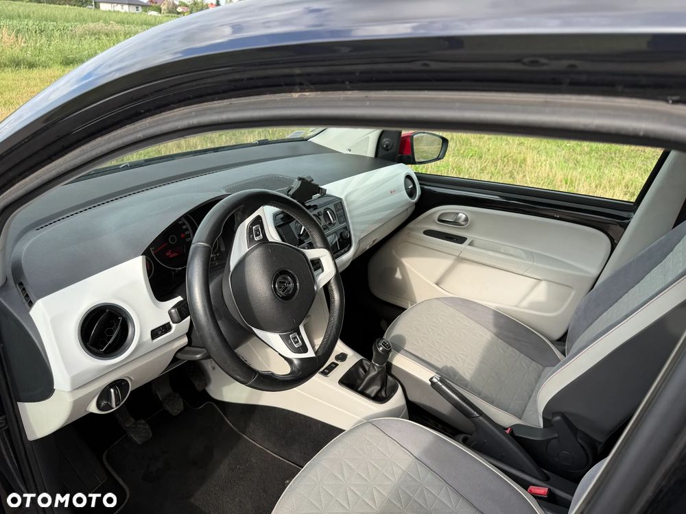 Volkswagen up! 1.0 Beats - 10