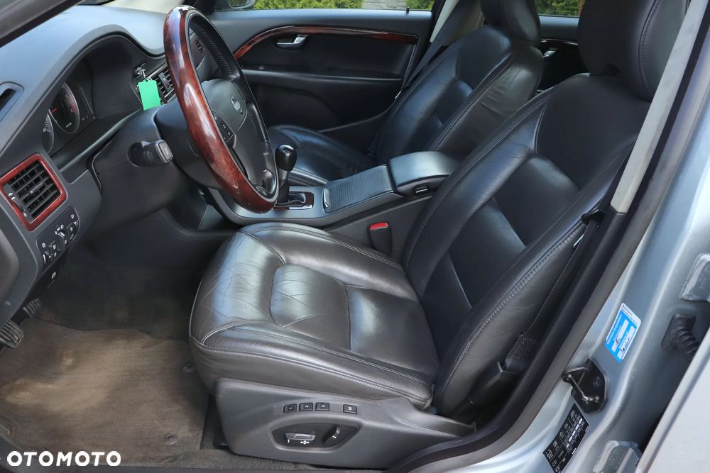 Volvo V70 D5 Summum - 19
