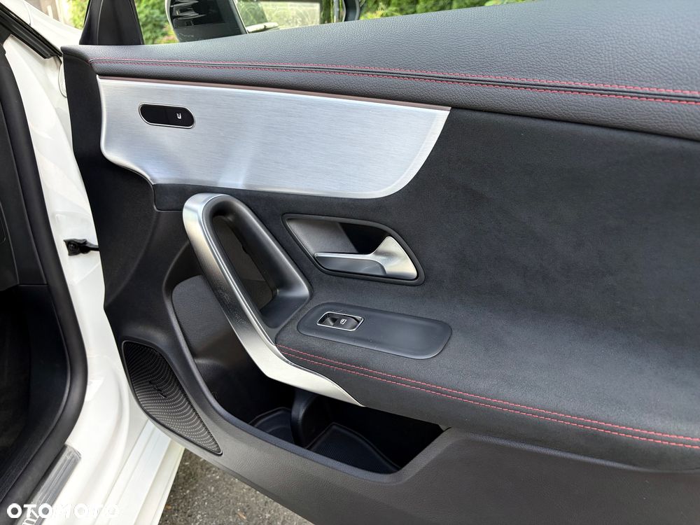 Mercedes-Benz CLA 200 AMG Line 7G-DCT - 16