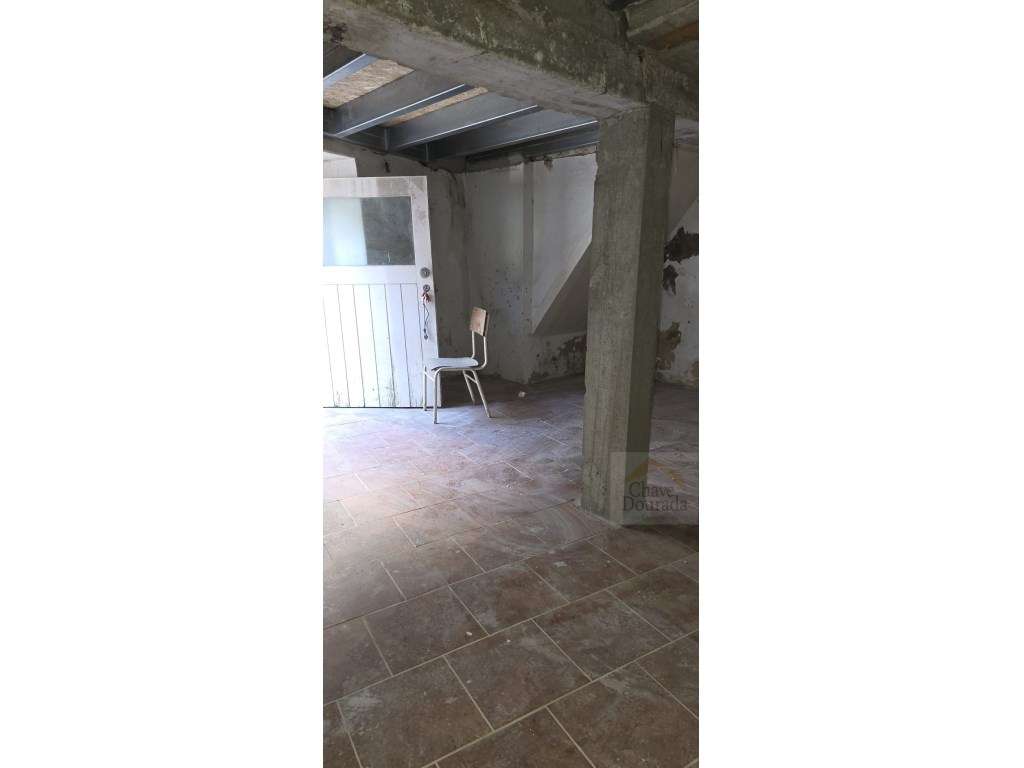 Prédio na Baixa de Coimbra com 3 T1´s - Grande imagem: 5/24