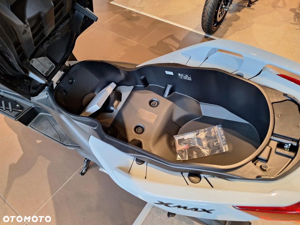 Yamaha X-max - 7