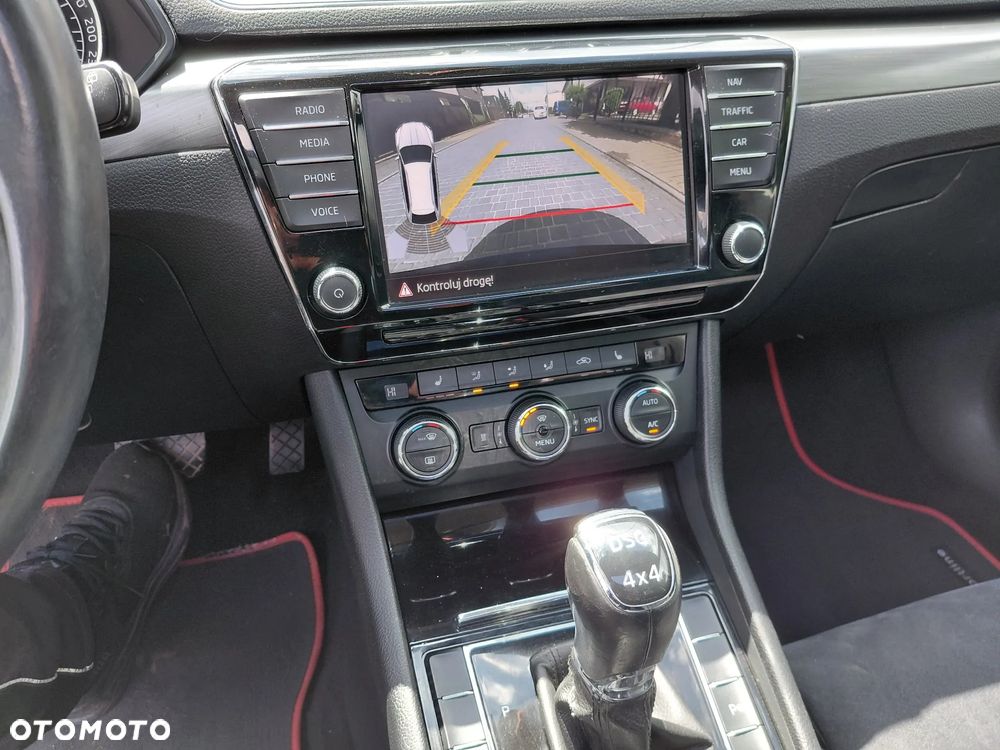 Skoda Superb 2.0 TDI 4x4 Style DSG - 11