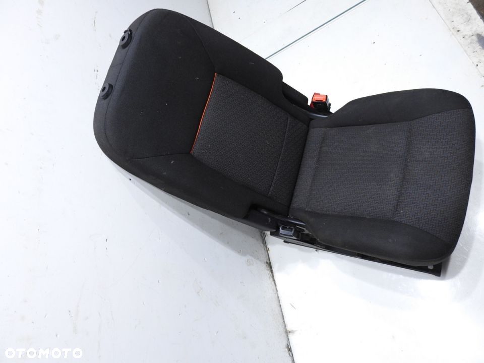 FOTEL ŚRODKOWY TYŁ II RZĄD FORD GALAXY MK2 - 2