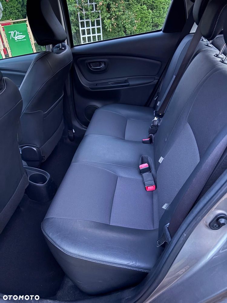 Toyota Yaris 1.0 Active EU6 - 10