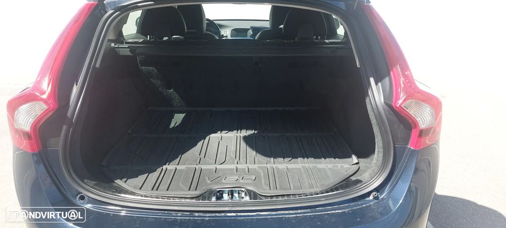 Volvo V60 1.6 D2 Momentum Eco - 8