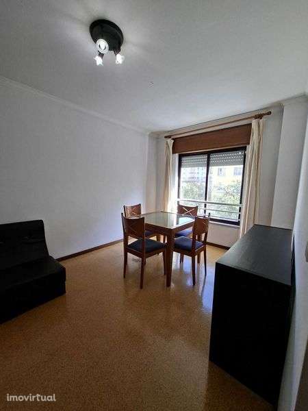 Apartamento T0 Carnide  - Arrendamento - Grande imagem: 4/12