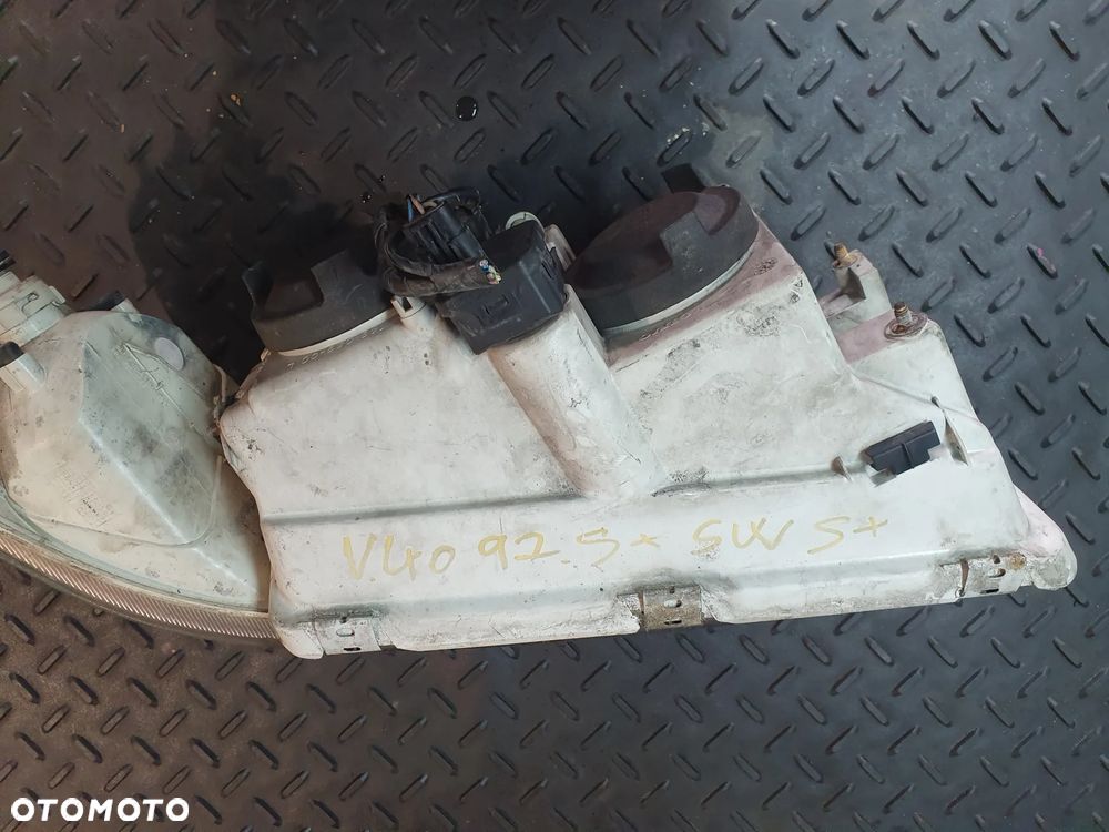 VOLVO V40 I LIFT 1999-2004 r - LAMPA LEWA EUROPA + KIERUNKOWSKAZ - 5