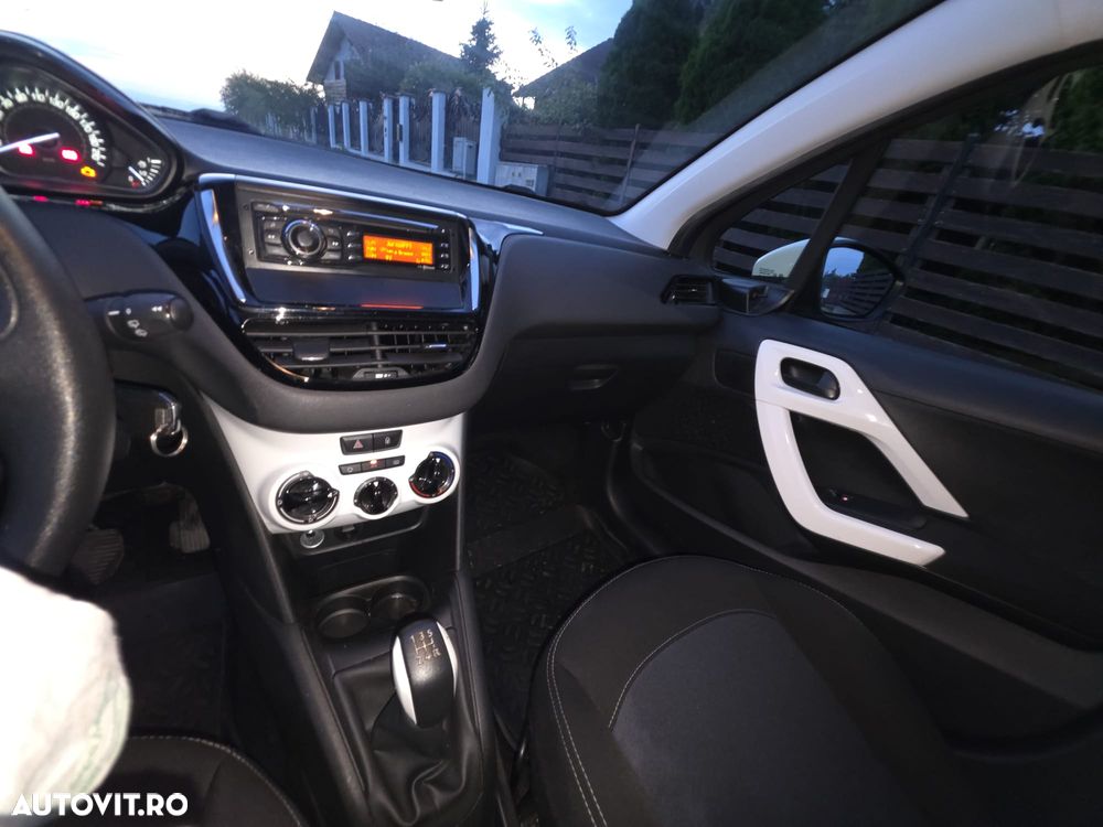Peugeot 208 1.6 BlueHDi FAP Style - 8