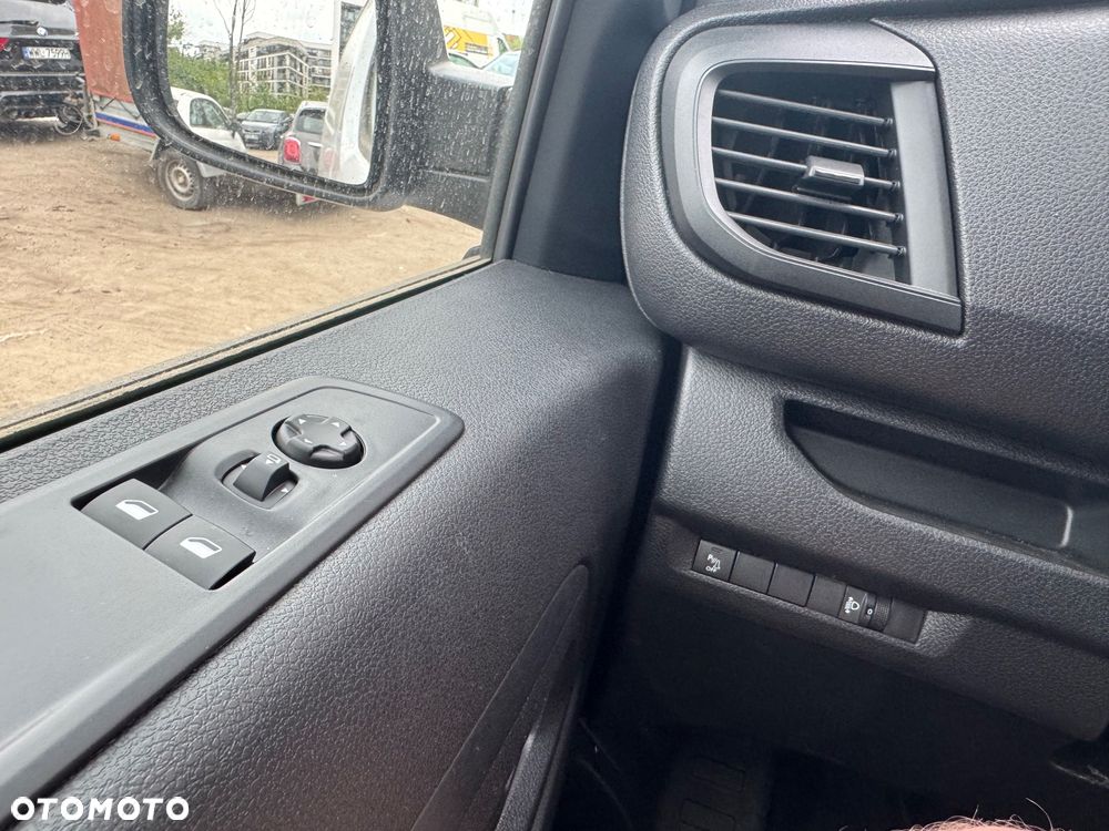 Opel Vivaro - 10