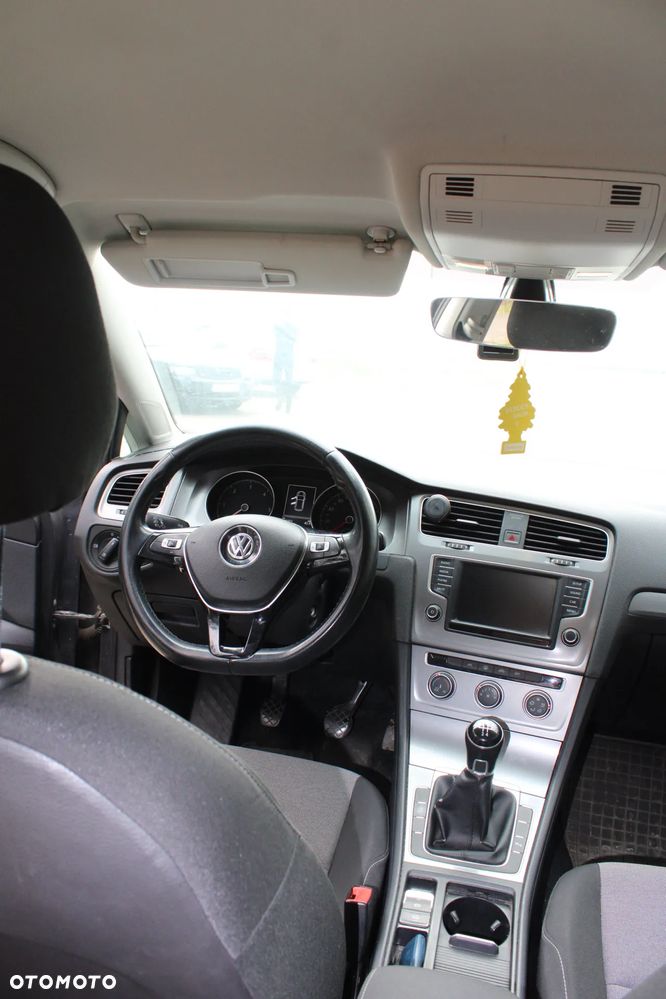 Volkswagen Golf - 10