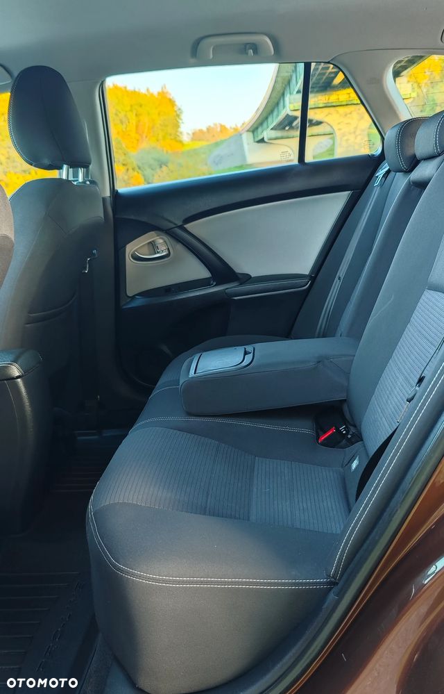 Toyota Avensis 2.0 D-4D Prestige - 11
