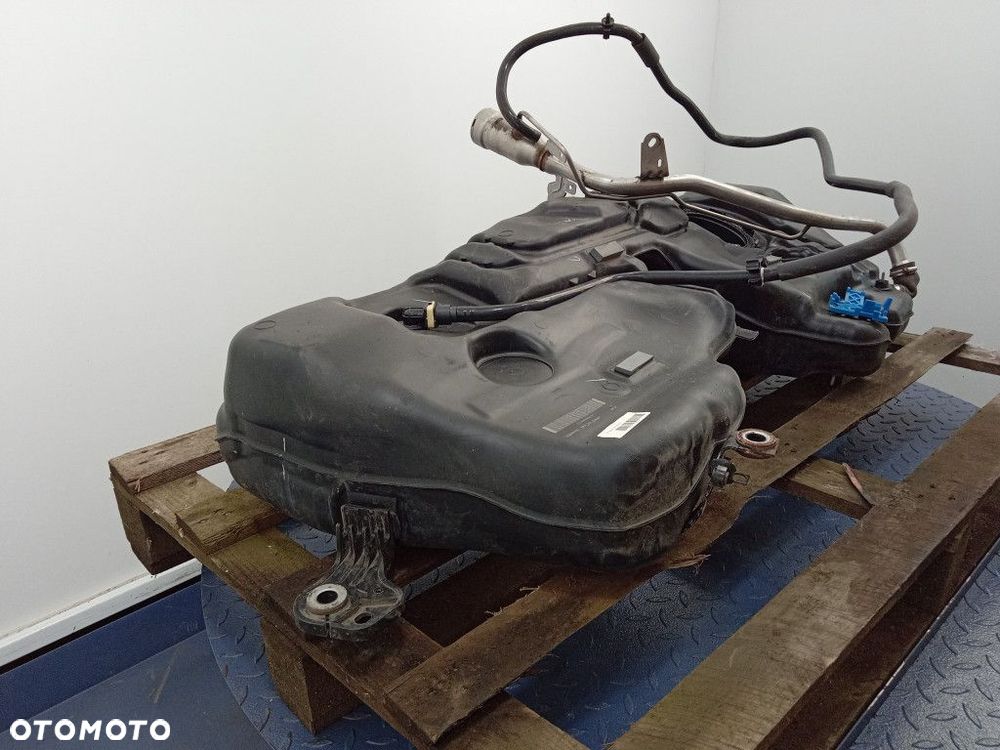 VOLVO V90 II CC D4  ZBIORNIK BAK PALIWA 31478590 - 3