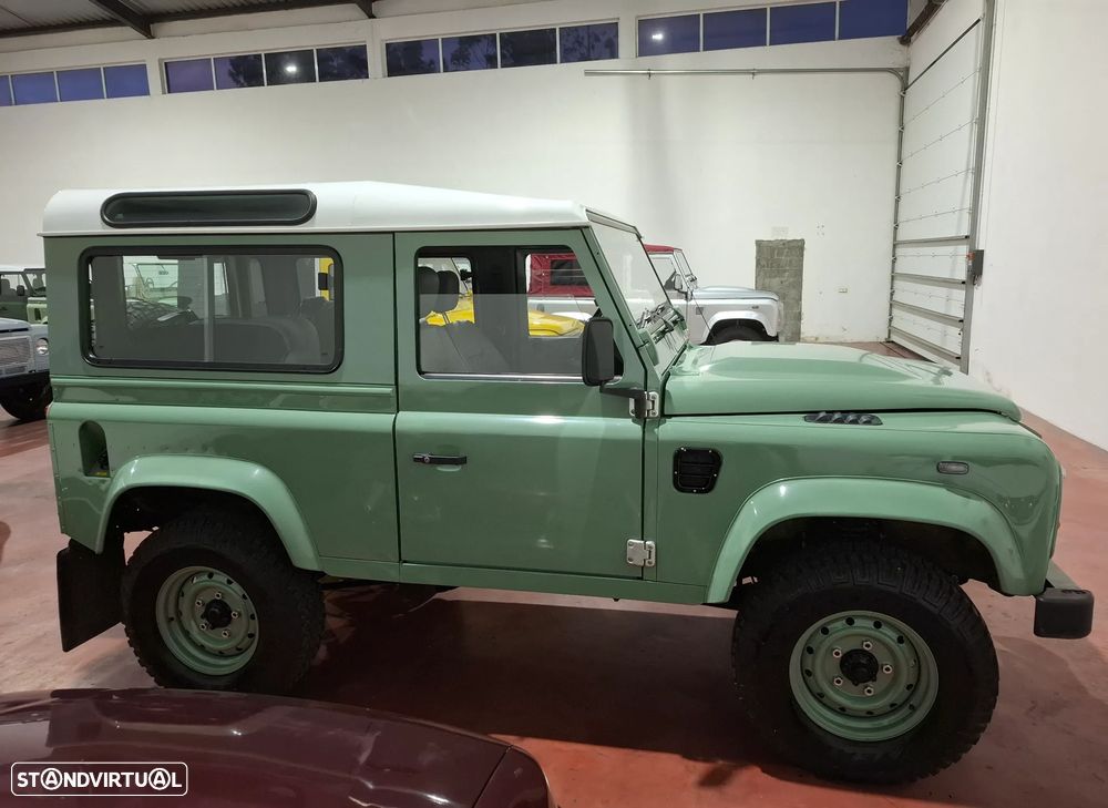 Land Rover Defender - 5