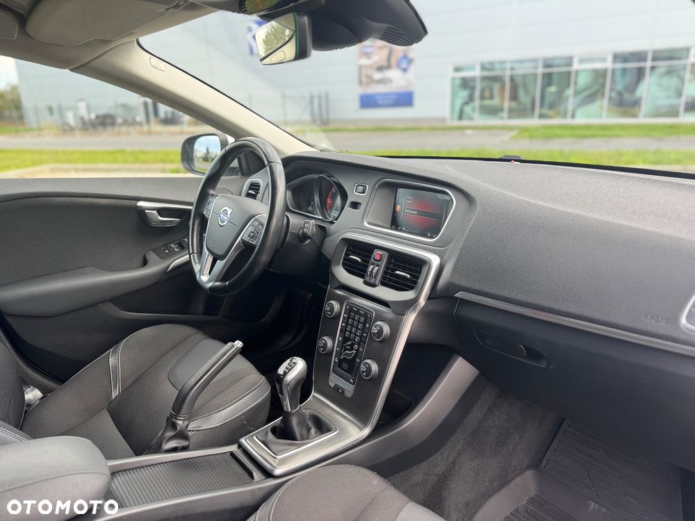 Volvo V40 D2 Momentum - 10