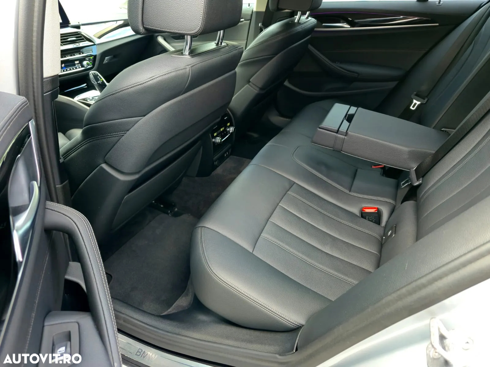 BMW Seria 5 520d Touring Aut. Luxury Line - 34